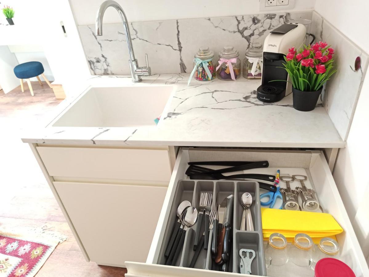 Boutique 22 Guest Rooms Haifa Bagian luar foto